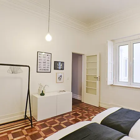 Bmyguest - Fifty Two * Lisboa